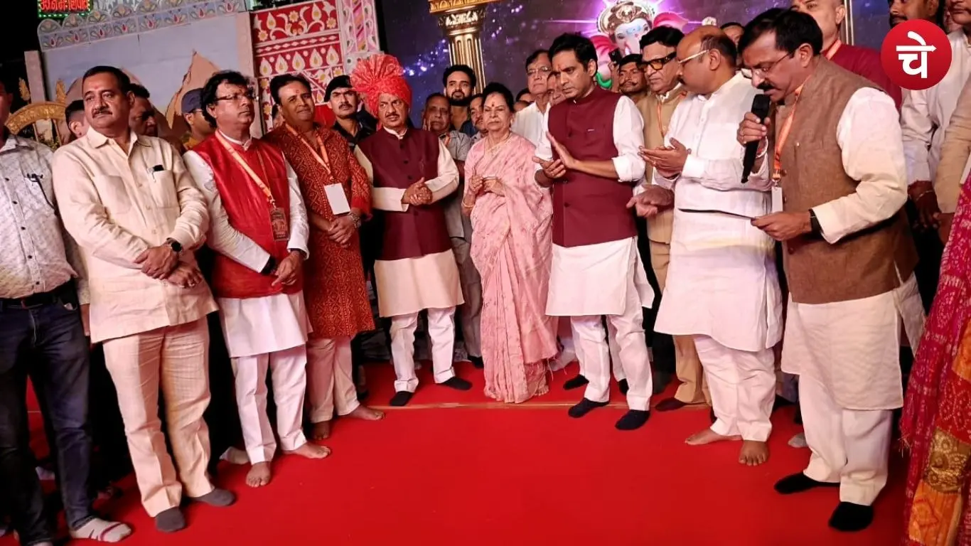 Noida City President Mahesh Chauhan, MP Dr. Mahesh Sharma, MLA Pankaj Singh, and other distinguished guests at the inauguration of the Ramlila